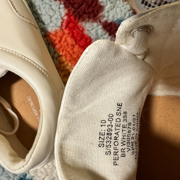 Banana Republic White Perforated Sneakers - Picture 4 of 5